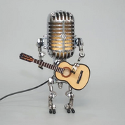Robot de microphone en métal vintage avec lampe de guitare 0