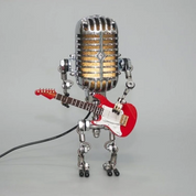 Robot de microphone en métal vintage avec lampe de guitare 6