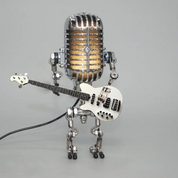 Robot de microphone en métal vintage avec lampe de guitare 8