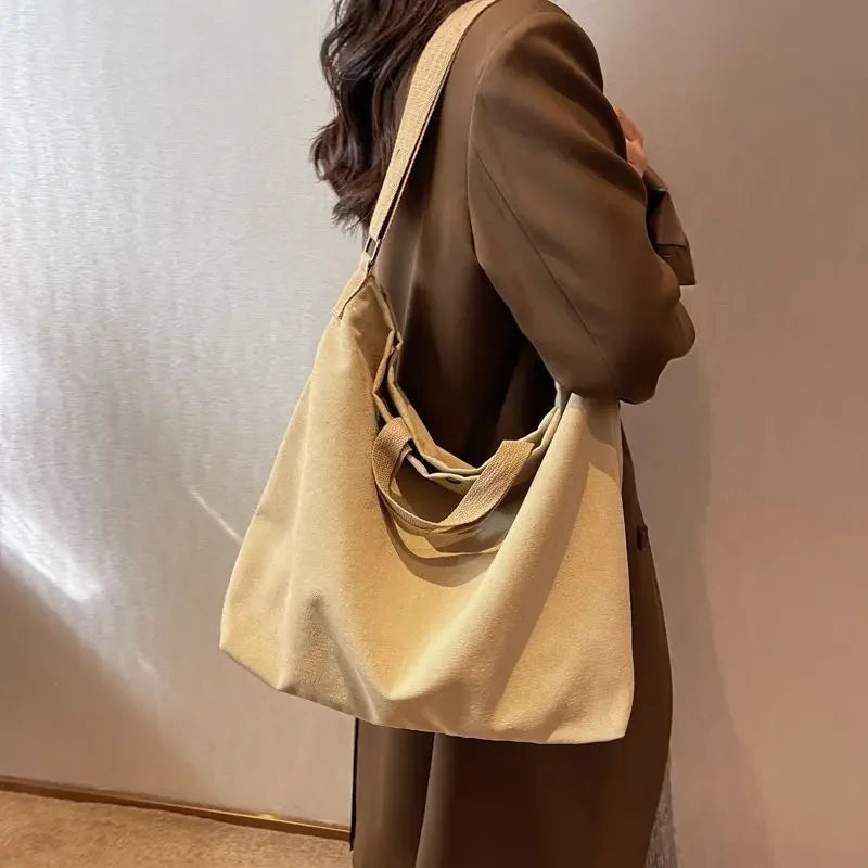 Faye | Trendikäs ja toiminnallinen olkalaukku