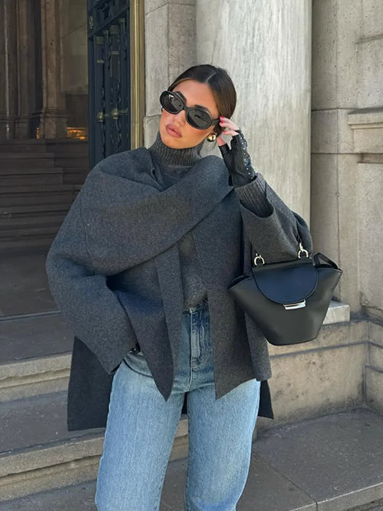 Leah | Elegant and warm wool cape for women in winter