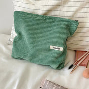 Sienna | Chic og preppy sminkepung i kordfløyel