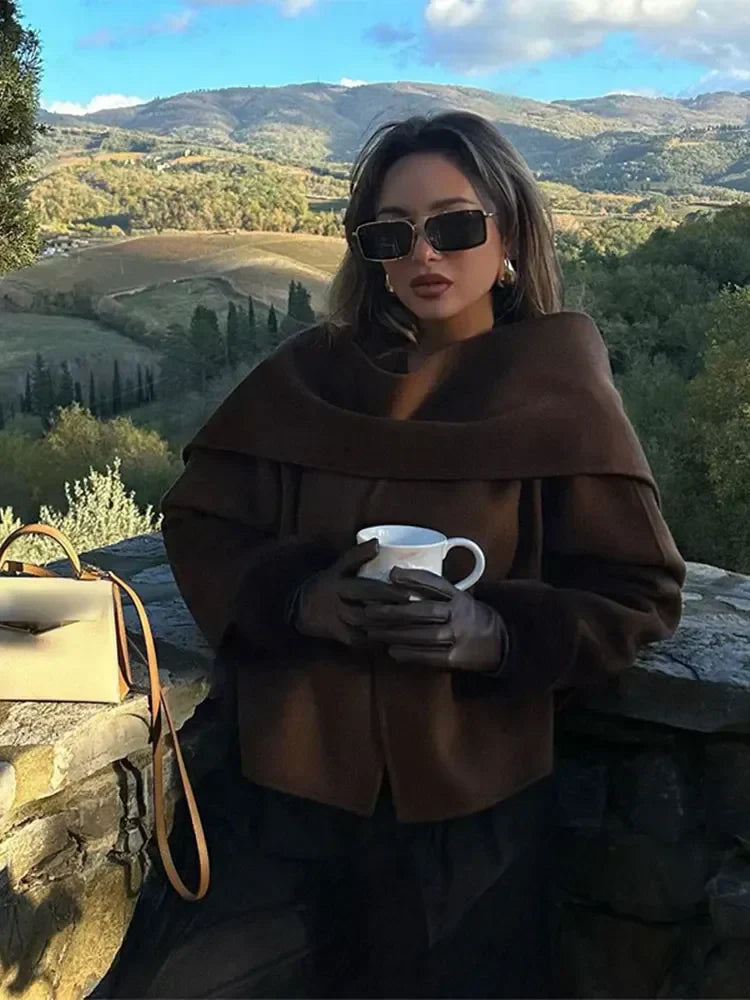 Leah | Elegant and warm wool cape for women in winter