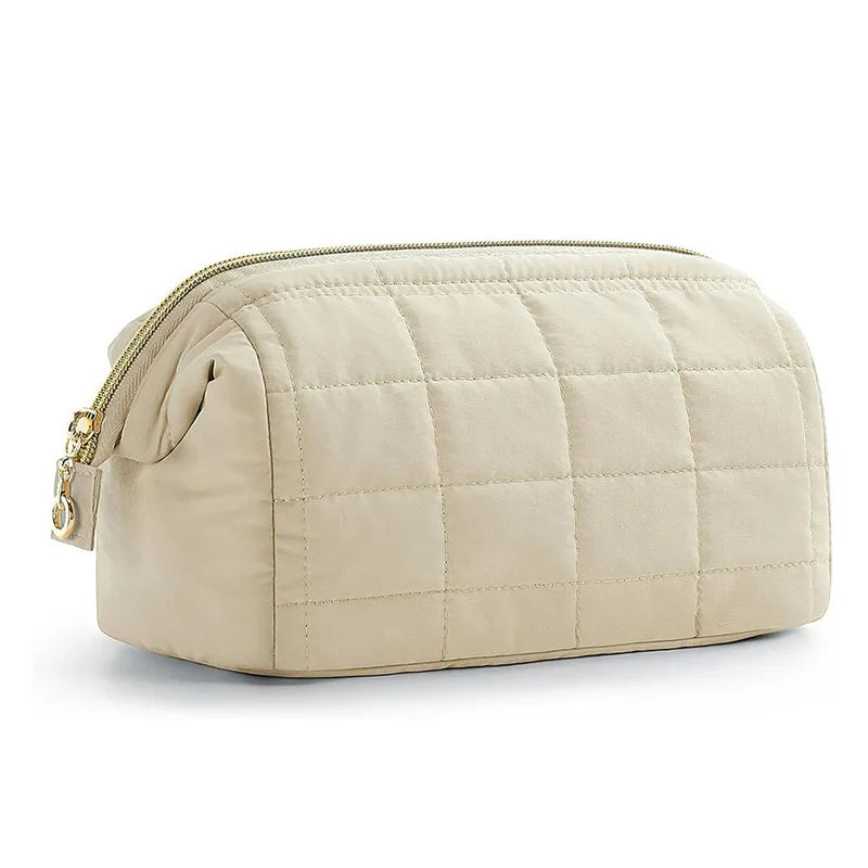 Louise | Elegant and spacious cosmetic pouch in soft quilted fabric