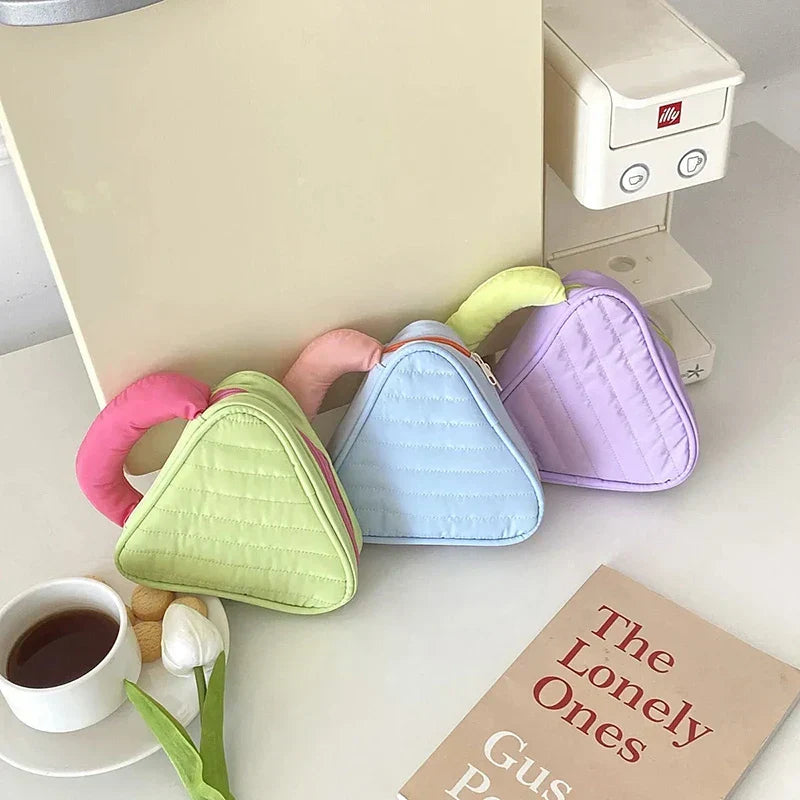 Bailee | Trousse de maquillage en triangle de couleur contrastée