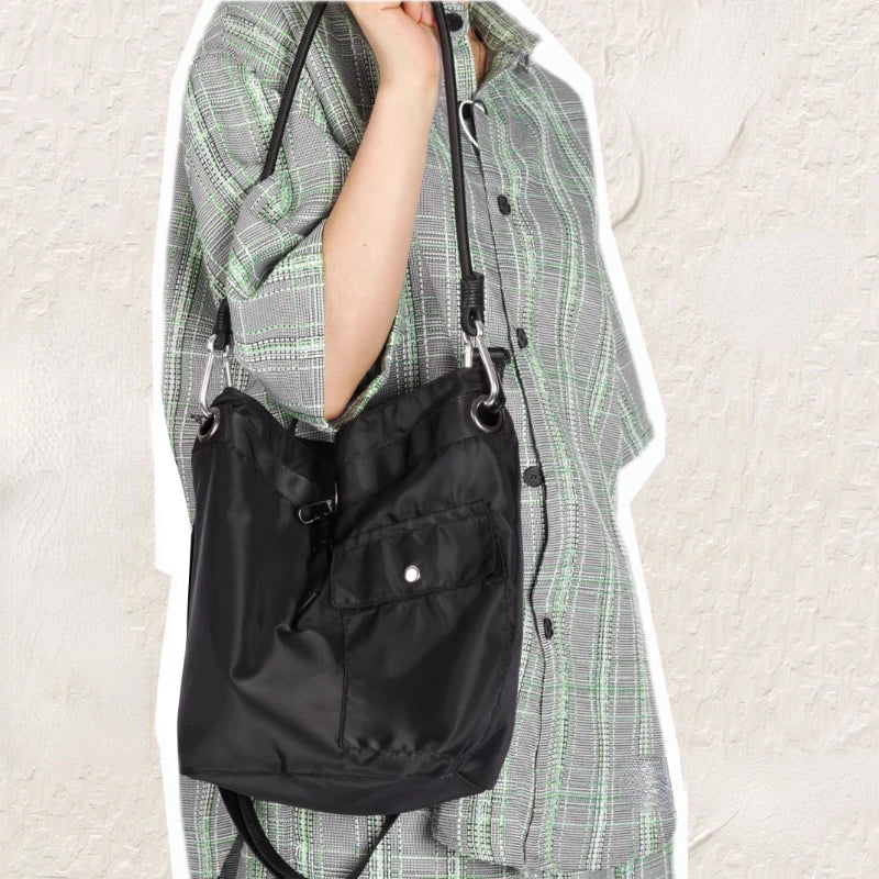 Leona | Sac bandoulière minimaliste et polyvalent adapté aux voyages
