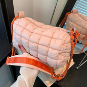 Raegan | Vesitiivis nylonista valmistettu tikattu olkalaukku matkustamiseen