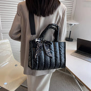 Monroe | Elegant og stilig crossbody-veske på moten