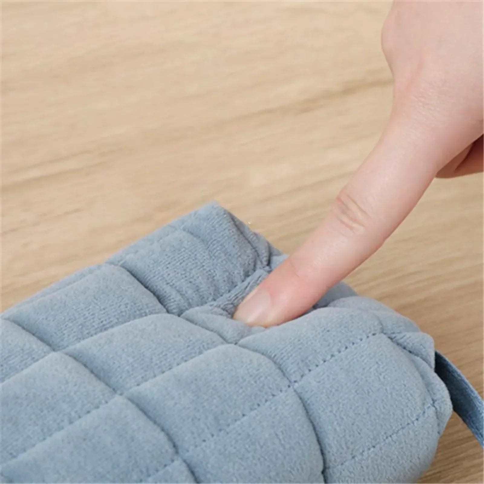 Yamileth | Samettinen ruudullinen meikkipussi