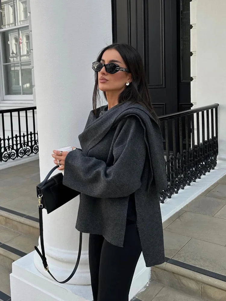 Leah | Elegant and warm wool cape for women in winter