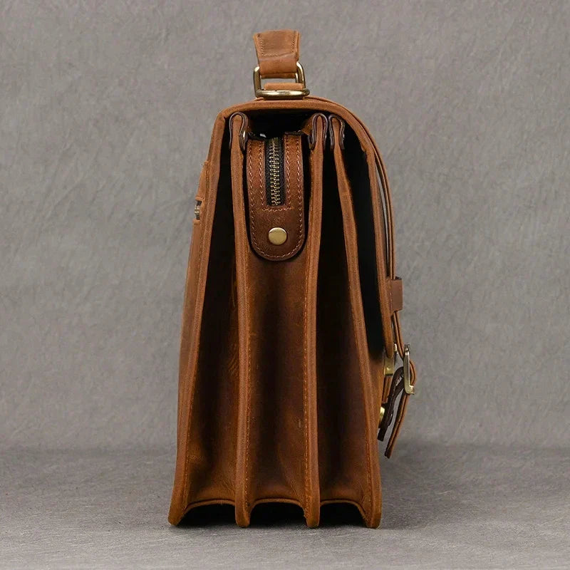 Zakai | Monikäyttöinen olkalaukku, jossa useita järjestelytaskuja matkalle