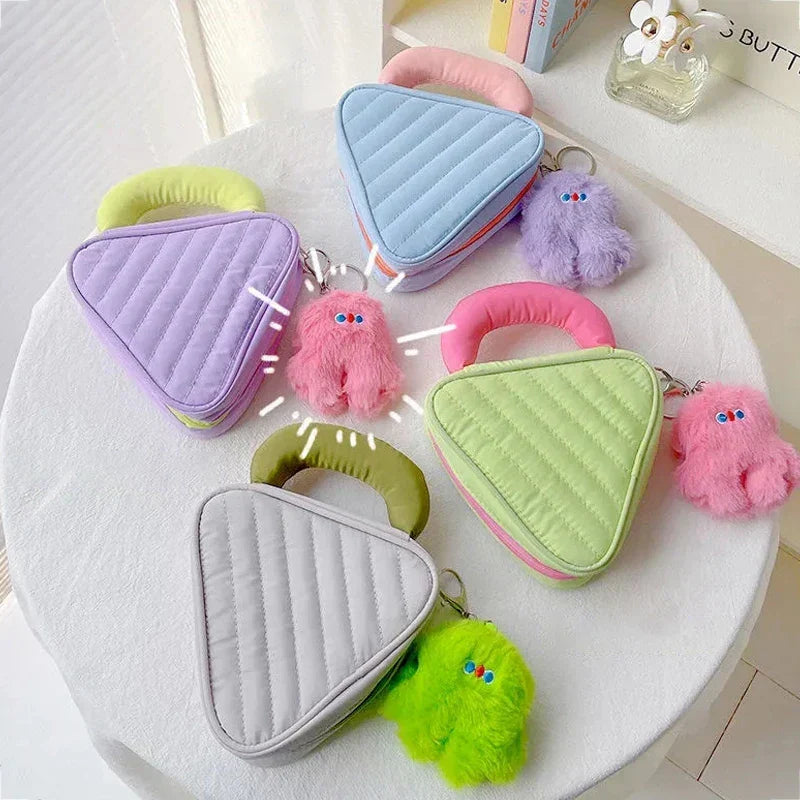 Bailee | Trousse de maquillage en triangle de couleur contrastée