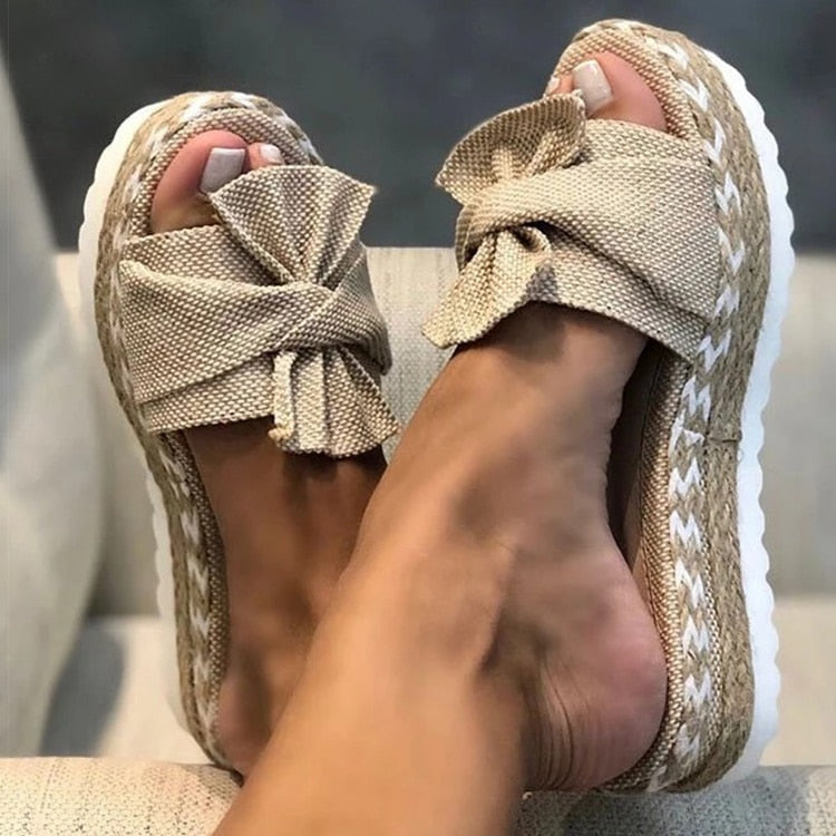 SCARLET | Trendy og elegante sommersandaler med sløyfe