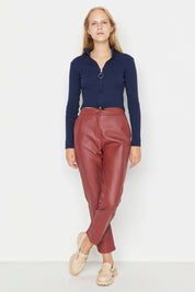 Diana | Elegant bukse i imitert skinn