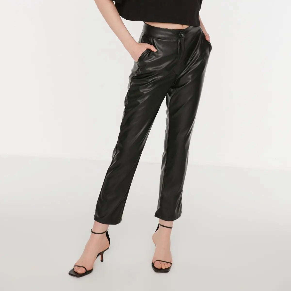 Diana | Elegant bukse i imitert skinn