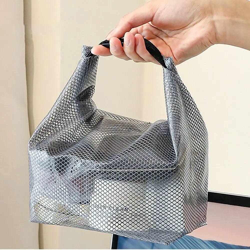 Miya | Practical and compact organizer with snap closure