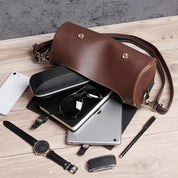 Nikolas | Lightweight and practical messenger bag with versatile design