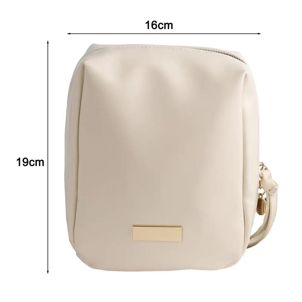 Lily | Spacious, stylish, and travel-friendly beauty bag