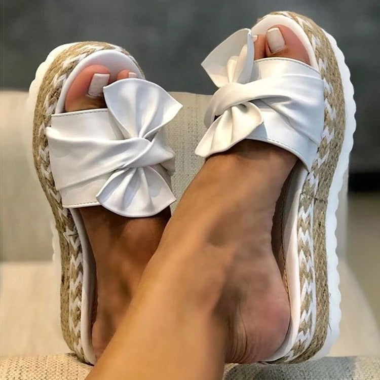 SCARLET | Trendy og elegante sommersandaler med sløyfe