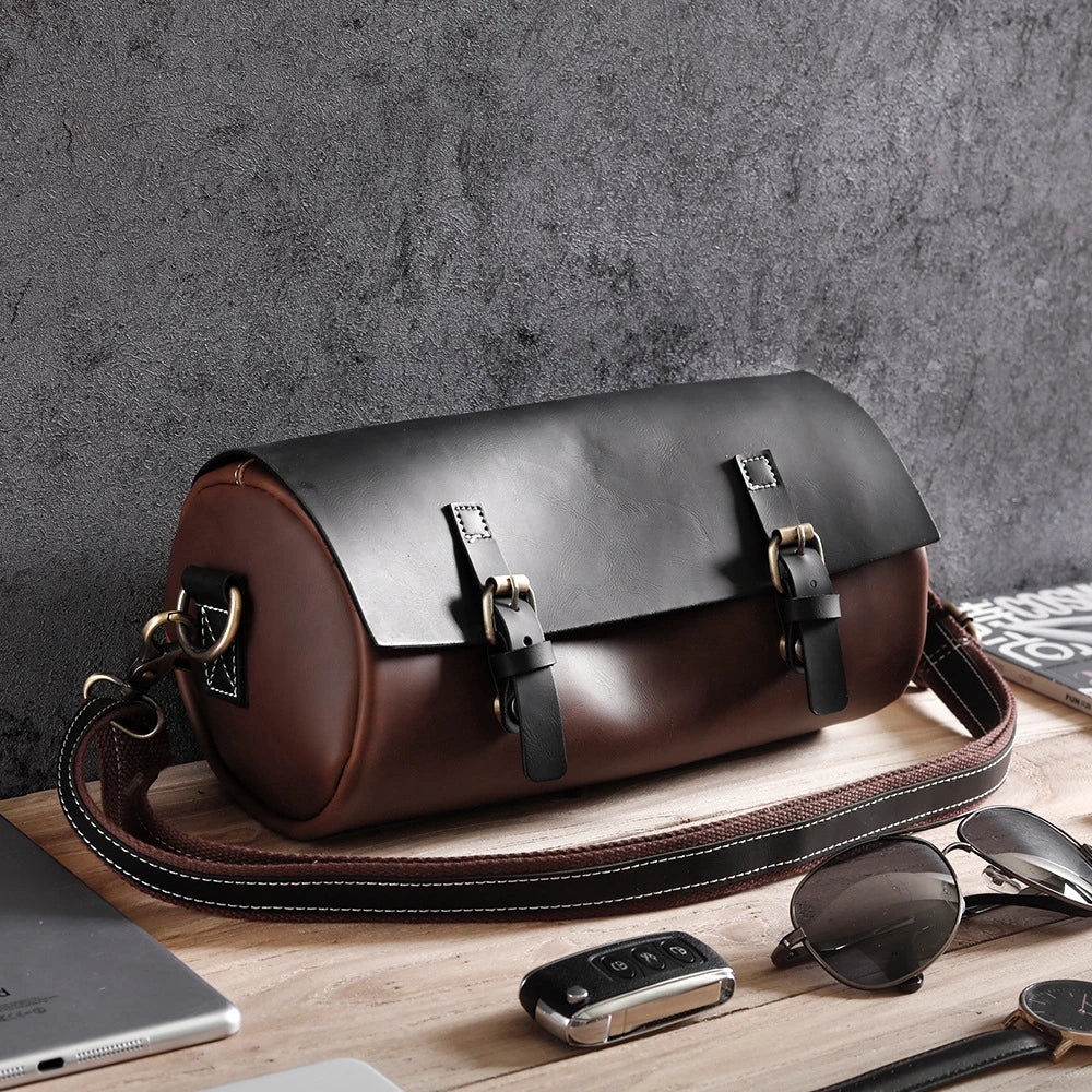 Nikolas | Lightweight and practical messenger bag with versatile design