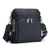 Kohota tyyliäsi tyylikkäällä Natalie-olkakassilla, jossa on trendikkäät hapsukoristeet ja joka on varustettu varkaudenestotoiminnoilla.