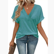 FLORA | Elegant bluse med V-hals