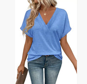 FLORA | Elegant bluse med V-hals