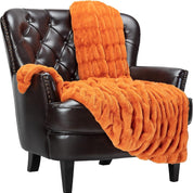 Tyylikäs naisten tekoturkistakki ylelliseen mukavuuteen ja lämpöön