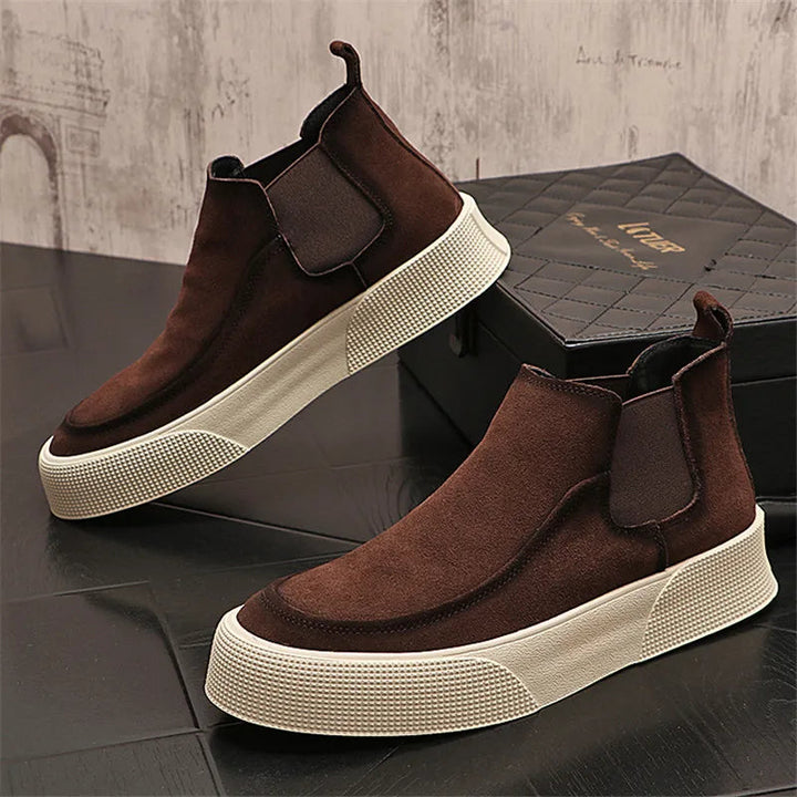 Women's Black Chelsea Boots with Structured Sole for Everyday Style 0