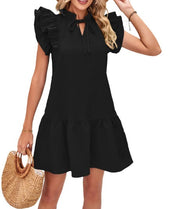 Straight dress with round neckline