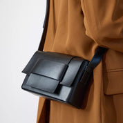 Compact leather shoulder bag Kai